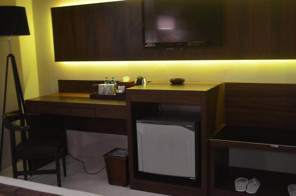 Hotel Safira Magelang Zimmer foto