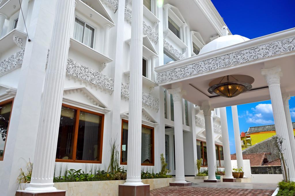 Hotel Safira Magelang Exterior foto